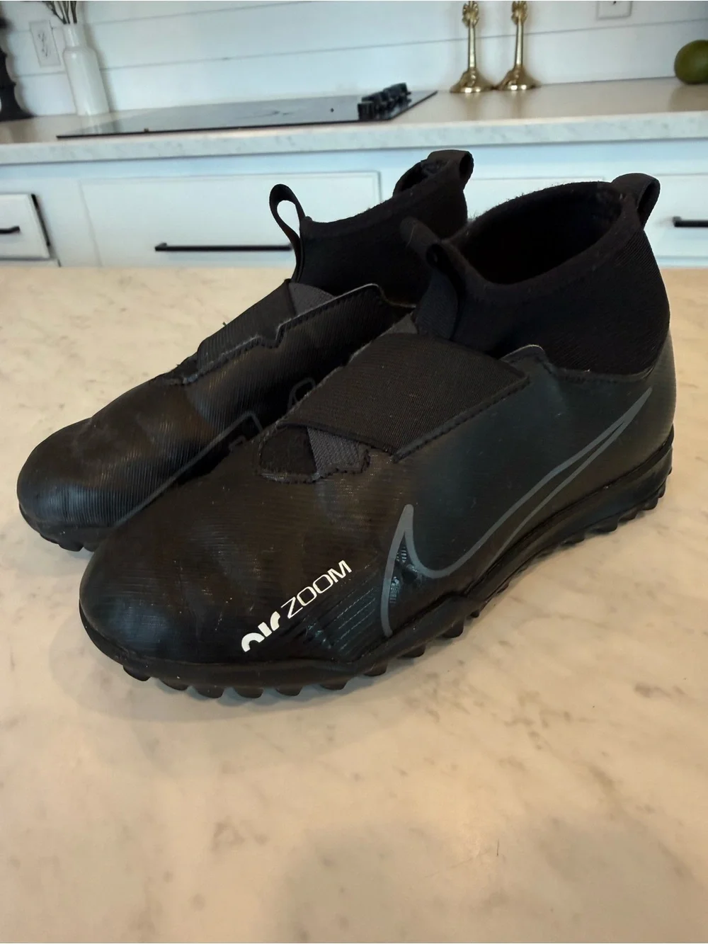 Nike Kids' Black Zoom Turf Soccer Cleats 2Y